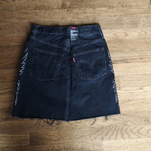 Levi's Skirt Red Tab Black Studded Denim New 24 XS - Picture 2 of 9